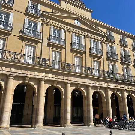 Lauramer Plaza Nueva Бильбао Экстерьер фото